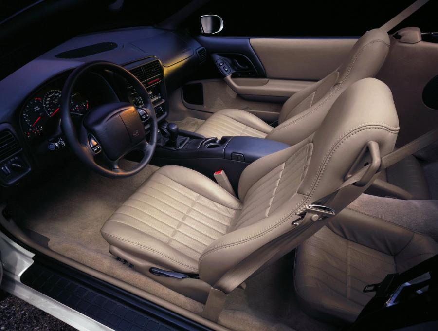  Chevrolet Camaro 1998 года  (фото 27 из 75)